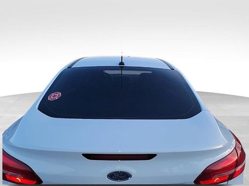 Used 2017 Ford Focus SE image 16