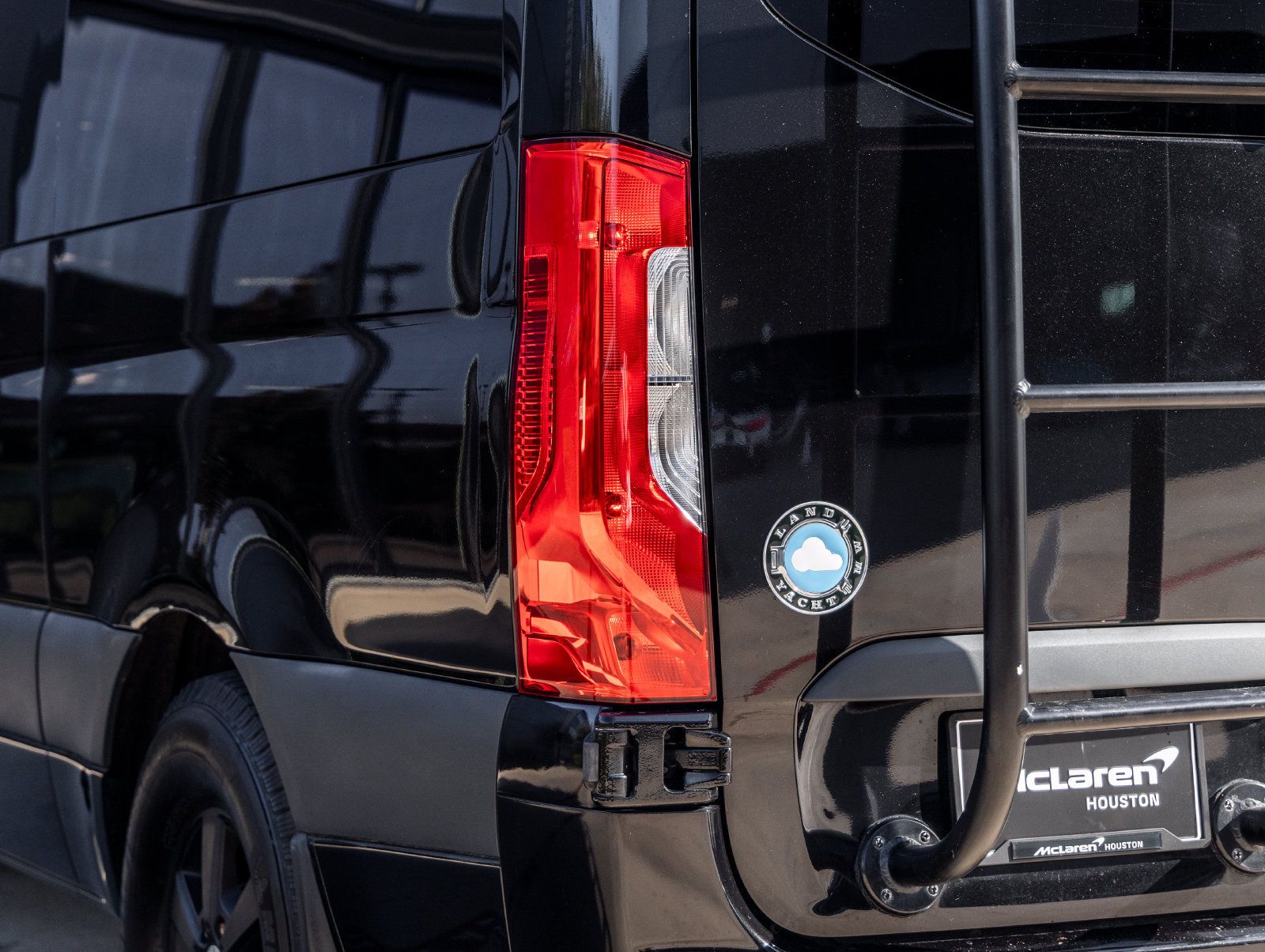 Used 2019 Mercedes-Benz Sprinter 2500 image 12