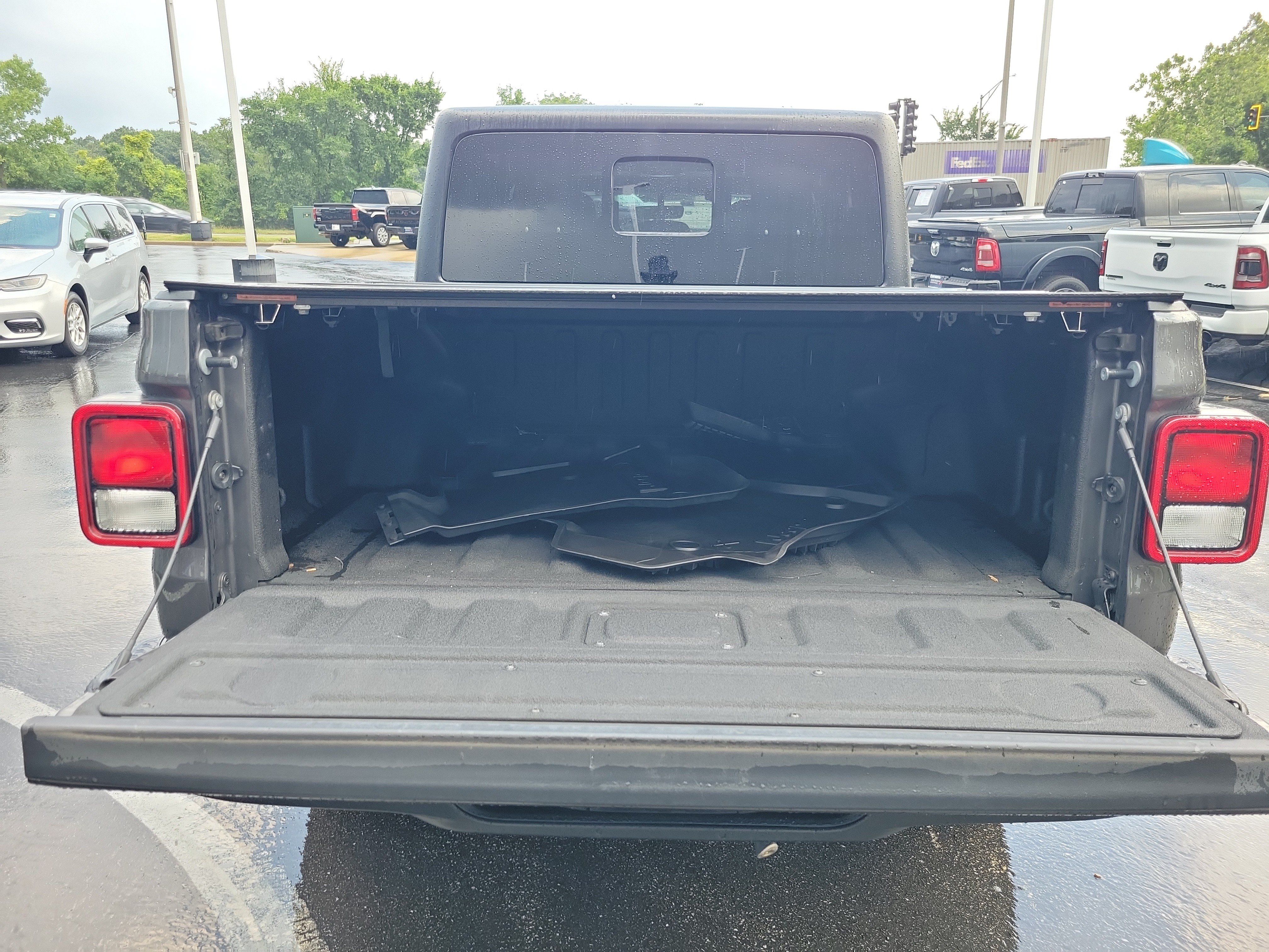 Used 2022 Jeep Gladiator Mojave AWD/4WD image 8