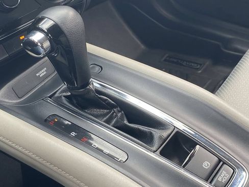 Used 2019 Honda HR-V LX image 28