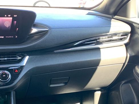 Used 2025 Buick Envista Sport Touring image 33