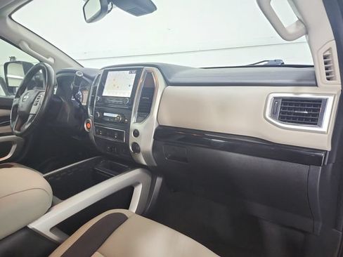 Used 2020 Nissan Titan SV w/ SV Convenience Package RWD image 35
