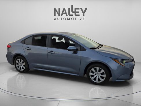 Used 2022 Toyota Corolla LE image 6
