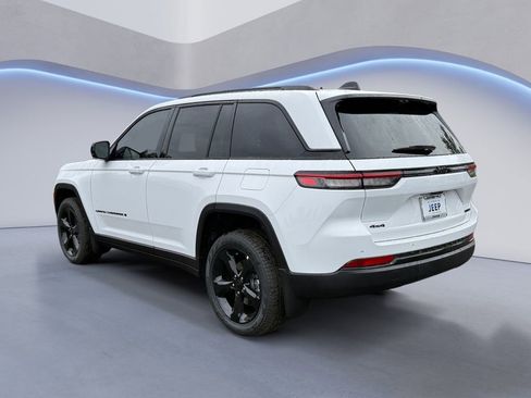 New 2025 Jeep Grand Cherokee Limited w/ Luxury Tech Group II image 3
