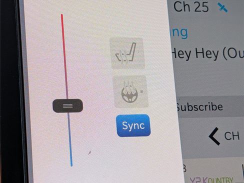 Used 2024 Chrysler Pacifica Touring-L image 25