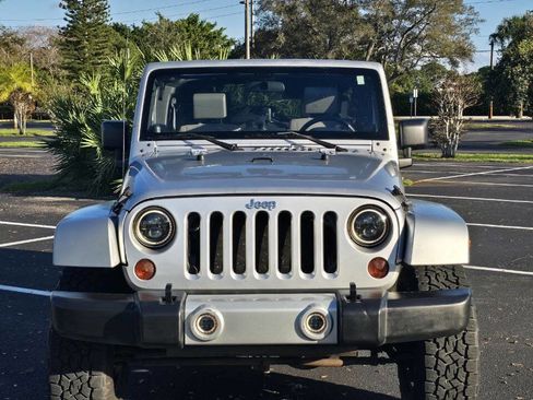 Used 2009 Jeep Wrangler Unlimited Sahara w/ Dual Top Group image 12