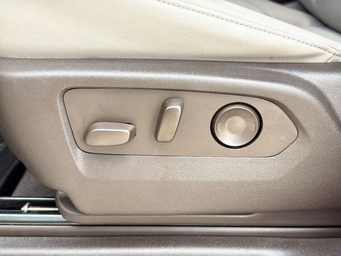 Used 2022 Chevrolet Suburban Z71 image 11