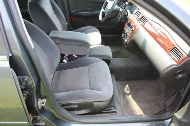 Used 2010 Chevrolet Impala LS FWD image 16