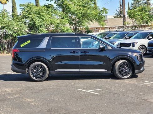 New 2026 Kia Carnival SX FWD image 3