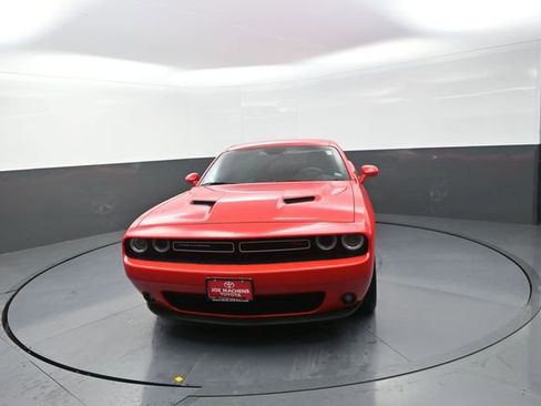 Used 2016 Dodge Challenger R/T RWD image 39