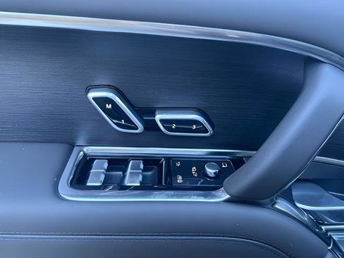 New 2025 Land Rover Range Rover Long Wheelbase SE image 14