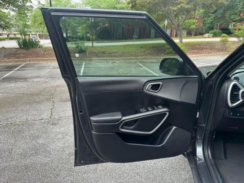 Used 2022 Kia Soul LX FWD image 18