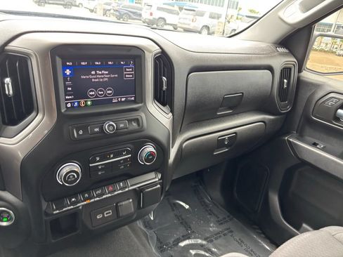 Used 2023 Chevrolet Silverado 1500 Custom AWD/4WD image 25