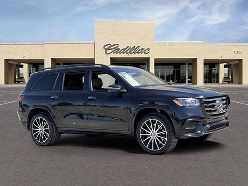 Used 2025 Mercedes-Benz GLS 450 4MATIC image 3