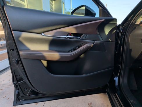 Used 2023 MAZDA CX-30 AWD 2.5 S w/ Premium Package image 14