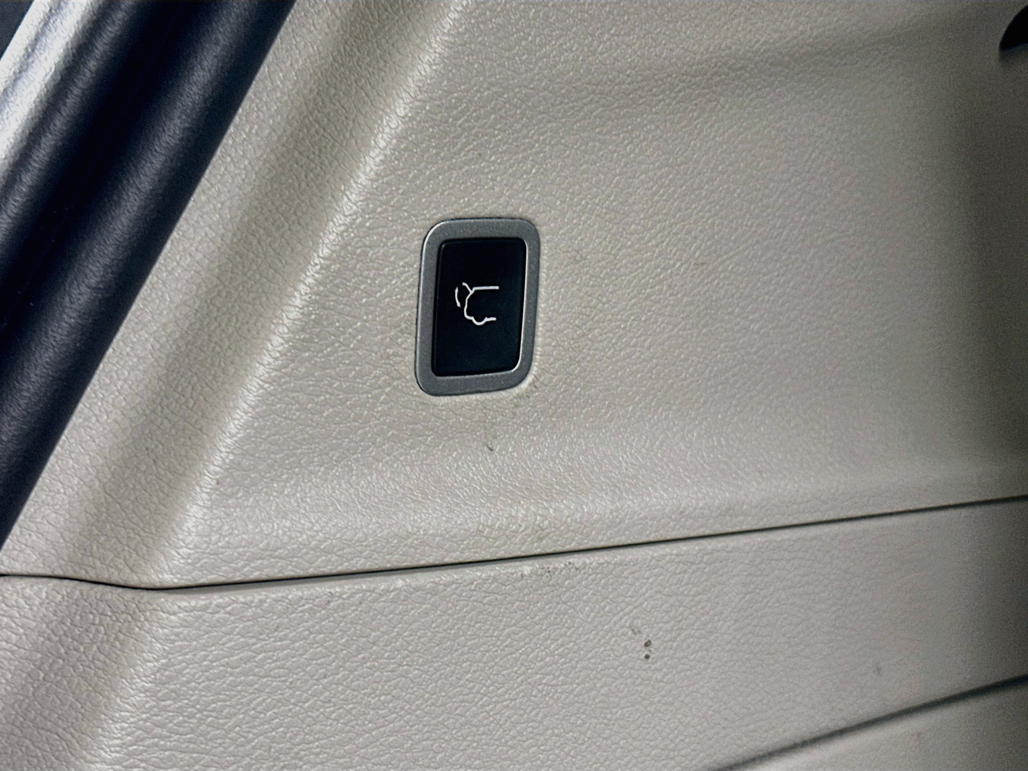 Used 2024 Chrysler Pacifica Touring-L FWD image 28