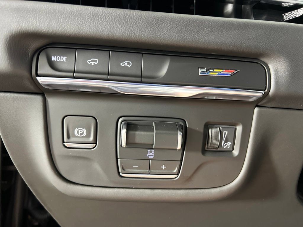 Used 2026 Cadillac Escalade V w/ LPO, ONYX Package AWD/4WD image 25