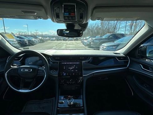 Used 2022 Jeep Grand Cherokee Limited 4xe image 27