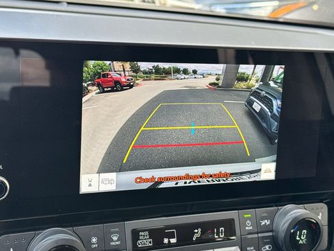 Used 2025 Toyota Grand Highlander AWD image 29