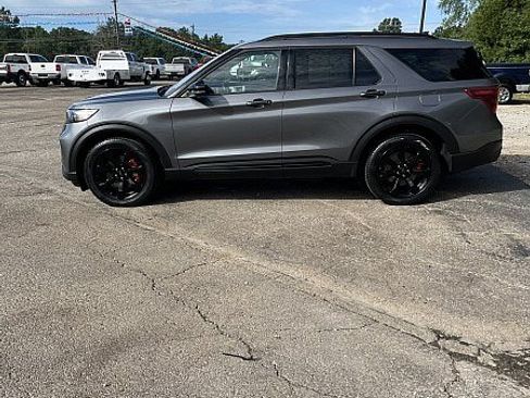 Used 2023 Ford Explorer ST w/ Equipment Group 401A AWD/4WD image 4