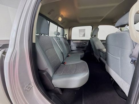 Used 2019 RAM 1500 Classic SLT w/ Luxury Group image 24