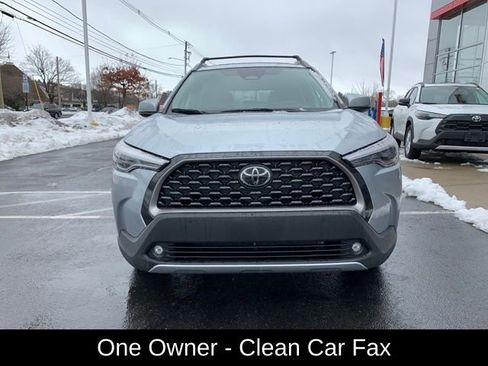 Used 2023 Toyota Corolla Cross XLE w/ Convenience Package image 9