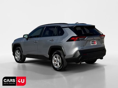 Used 2021 Toyota RAV4 LE AWD/4WD image 5