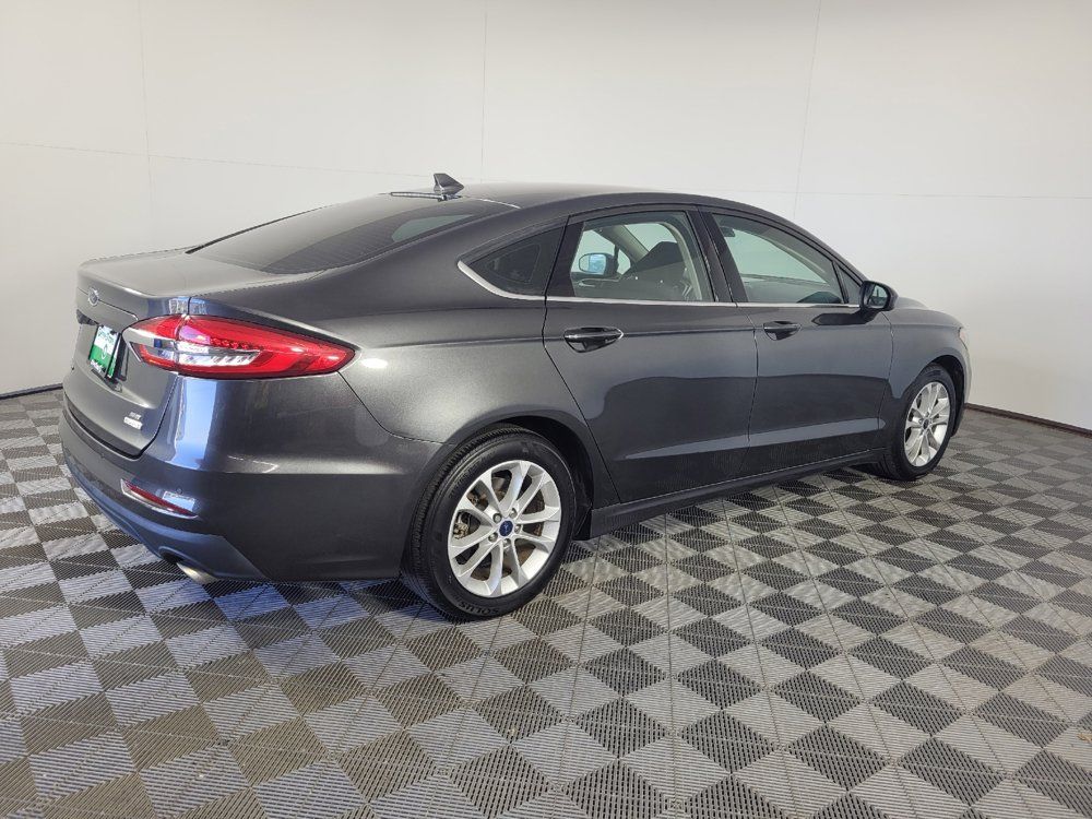 Used 2020 Ford Fusion SE FWD image 10
