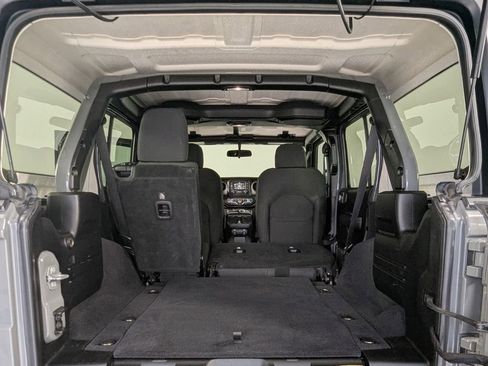 Used 2018 Jeep Wrangler Unlimited Sport S AWD/4WD image 23