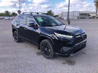 Used 2022 Toyota RAV4 SE video 1