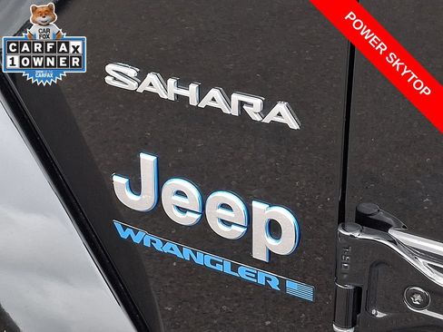 Used 2024 Jeep Wrangler Unlimited Sahara w/ Technology Group AWD/4WD image 30