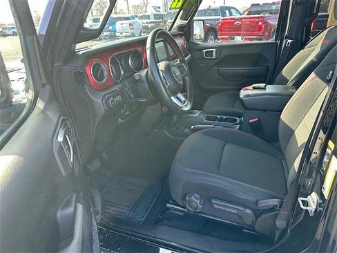 Used 2022 Jeep Wrangler Unlimited Rubicon image 14
