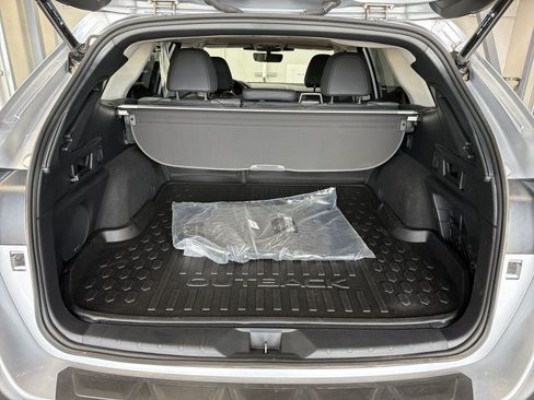Certified 2025 Subaru Outback Onyx Edition AWD/4WD image 18