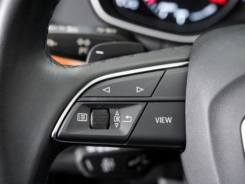 Used 2023 Audi Q5 2.0T Premium w/ Convenience Package image 12