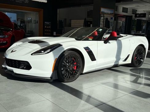 Used 2016 Chevrolet Corvette Z06 w/ 3LZ Preferred Equipment Group image 7