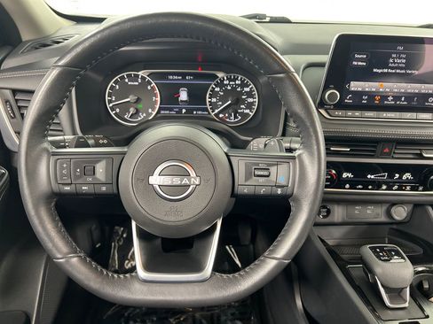 Used 2024 Nissan Rogue SV w/ SV Premium Package image 10