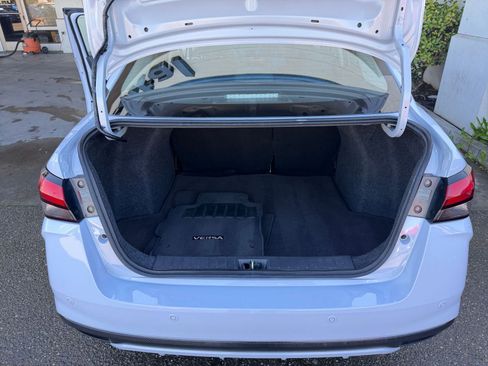 Used 2025 Nissan Versa SV image 32