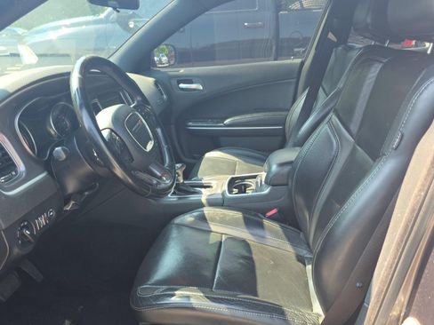 Used 2020 Dodge Charger SXT w/ Leather Interior Group RWD image 5