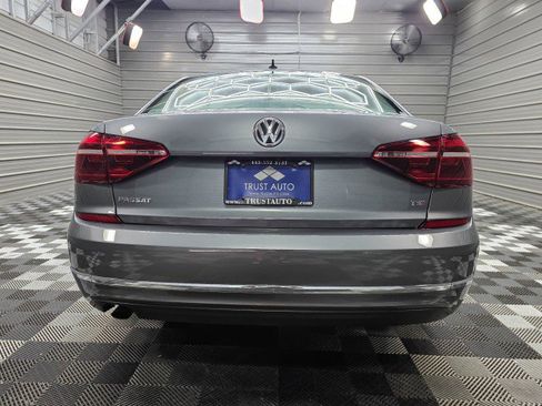 Used 2019 Volkswagen Passat 2.0T Wolfsburg w/ Wheels & Sunroof Package FWD image 6