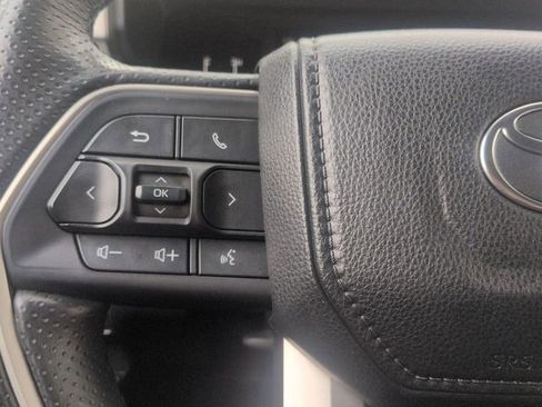 Certified 2025 Toyota 4Runner SR5 image 17