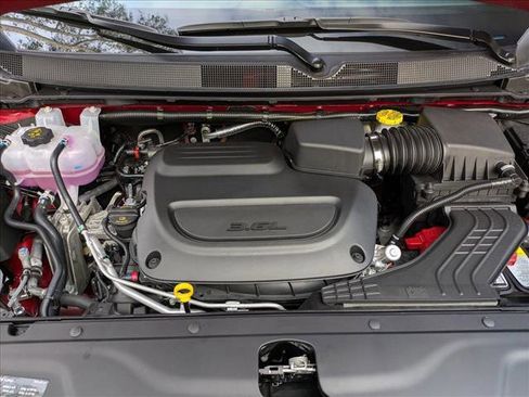 New 2026 Chrysler Pacifica Limited w/ S Appearance Package FWD image 16