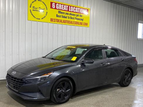 Used 2022 Hyundai Elantra SEL w/ Convenience Package FWD image 1