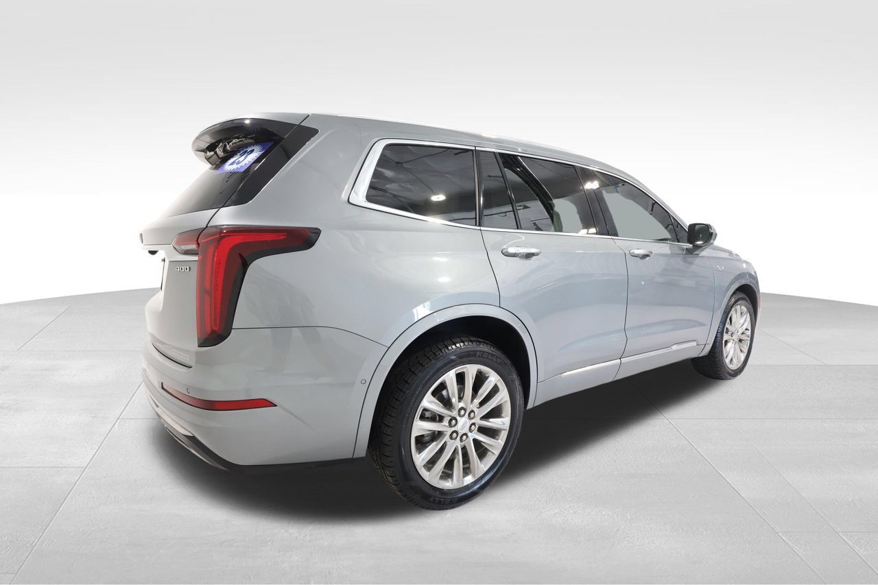 Used 2023 Cadillac XT6 Premium Luxury w/ Technology Package AWD/4WD image 4