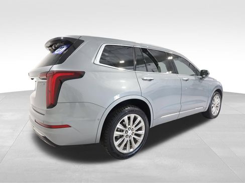 Used 2023 Cadillac XT6 Premium Luxury w/ Technology Package AWD/4WD image 4