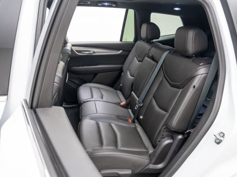 New 2025 Cadillac XT6 Luxury image 18