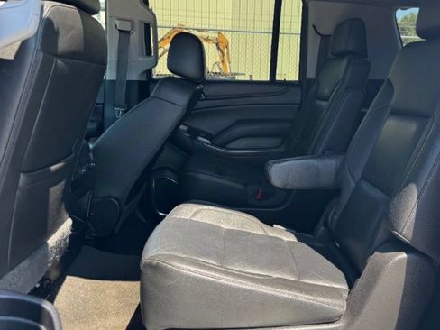Used 2018 Chevrolet Suburban LT AWD/4WD image 7