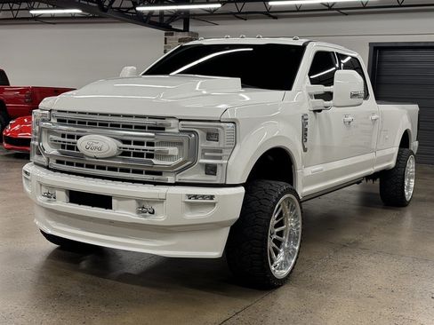 Used 2020 Ford F350 Platinum AWD/4WD image 3