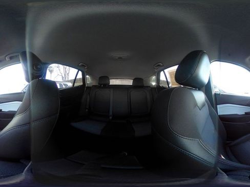 Used 2025 Chevrolet Trax LT image 41