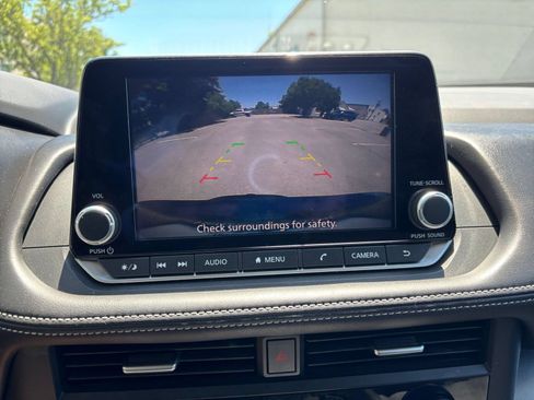 Used 2025 Nissan Rogue SV FWD image 26