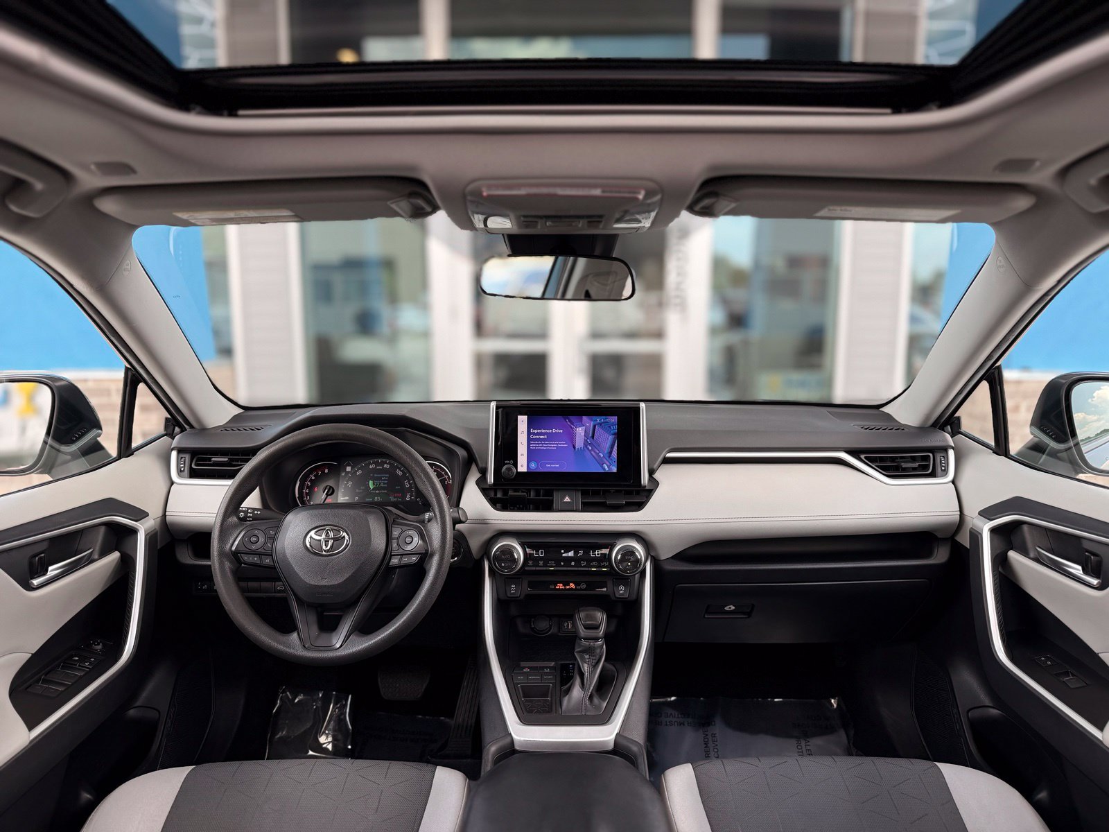 Used 2023 Toyota RAV4 XLE w/ Convenience Package FWD image 2